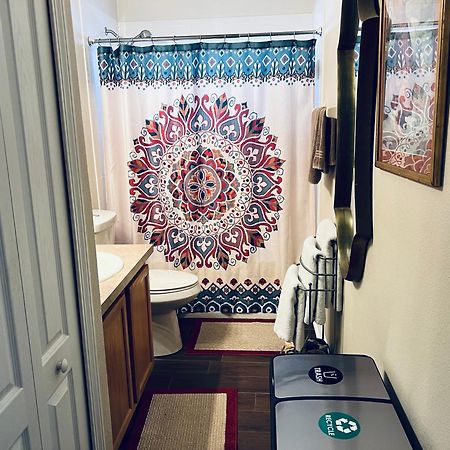 Ruskin Fl Private 2 Bdrm 1 Bath Suite Common Areas Shared With Host And Cat المظهر الخارجي الصورة