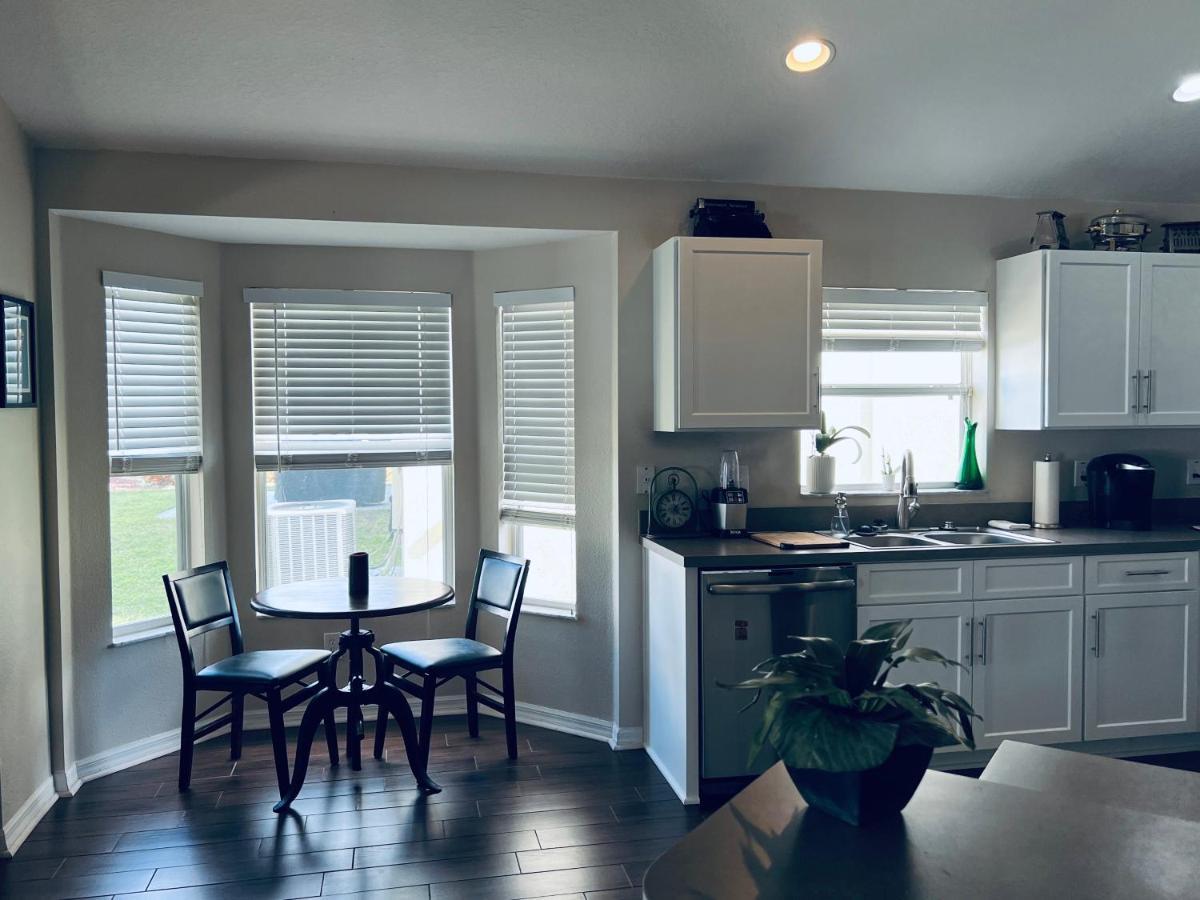Ruskin Fl Private 2 Bdrm 1 Bath Suite Common Areas Shared With Host And Cat المظهر الخارجي الصورة