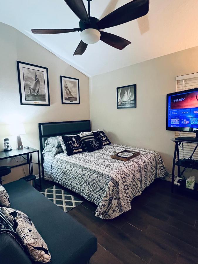Ruskin Fl Private 2 Bdrm 1 Bath Suite Common Areas Shared With Host And Cat المظهر الخارجي الصورة